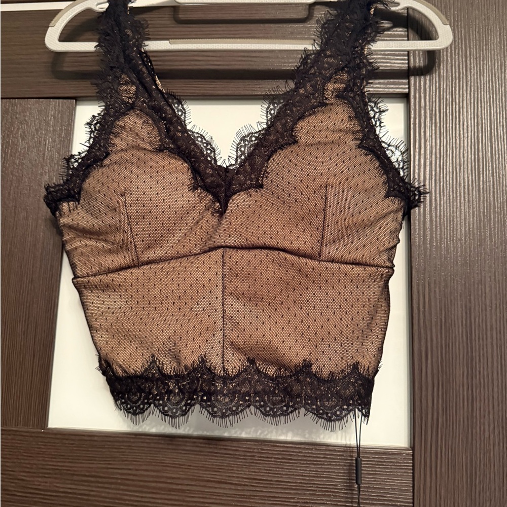 Houhou Lace Trim Crop Top